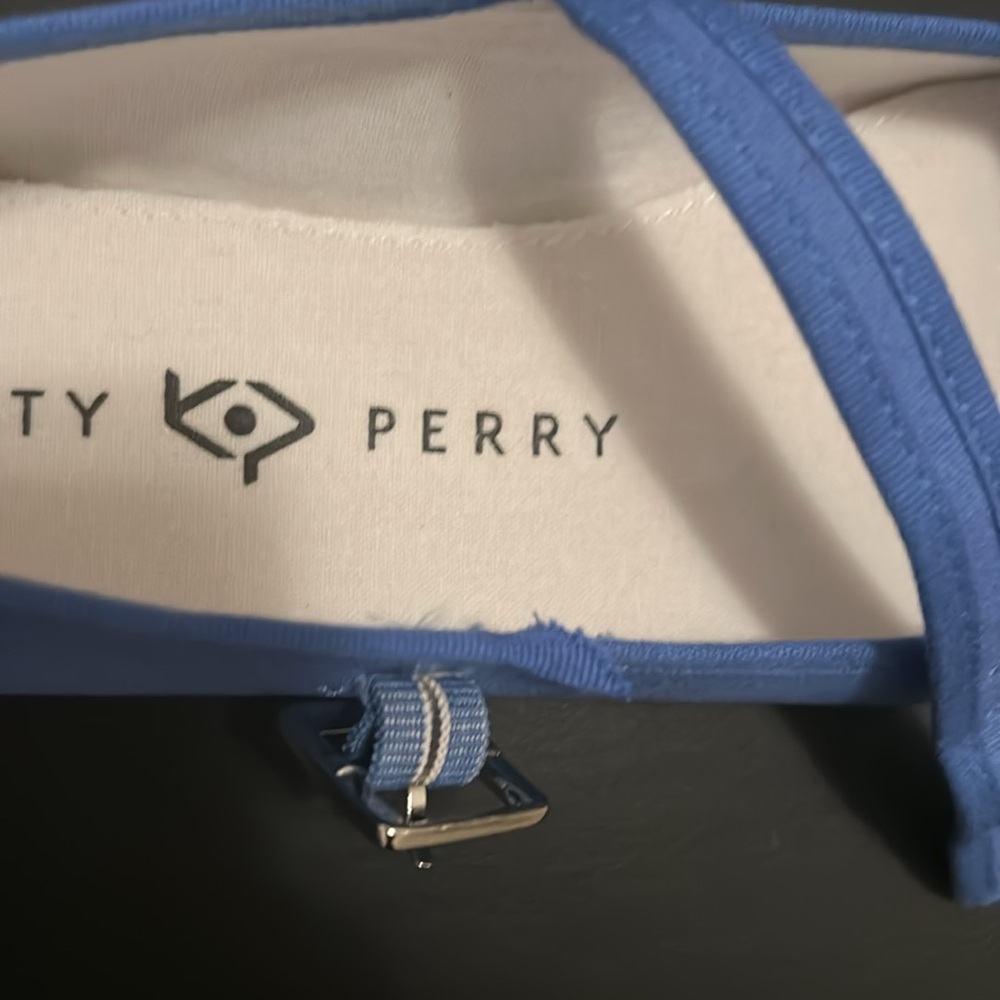 Katy Perry Mary Jane bright blue with flower
6.5
Slight flaw on seam 
Brand new - Picture 7 of 8